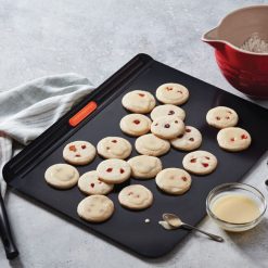 Alternative view of Le Creuset Non-stick Metal Bakeware Cookie Sheet
