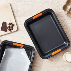 Le Creuset Non-stick Metal Bakeware 2-Piece Rectangular Cake Pan Set