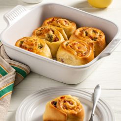 Alternative view of Le Creuset Heritage Square Dish