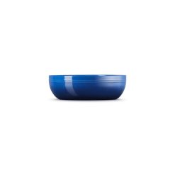 Alternative view of Le Creuset San Francisco Serving Bowl